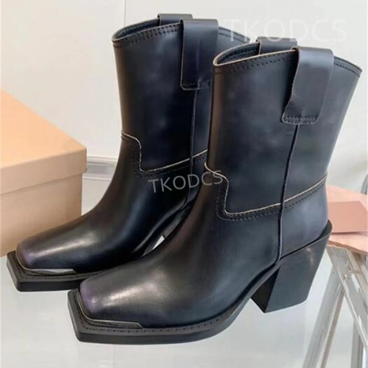 Autumn Winter New Retro Square Toe Genuine Leather Lady Fashion Metal Classic Short Boots with Thick Heels
