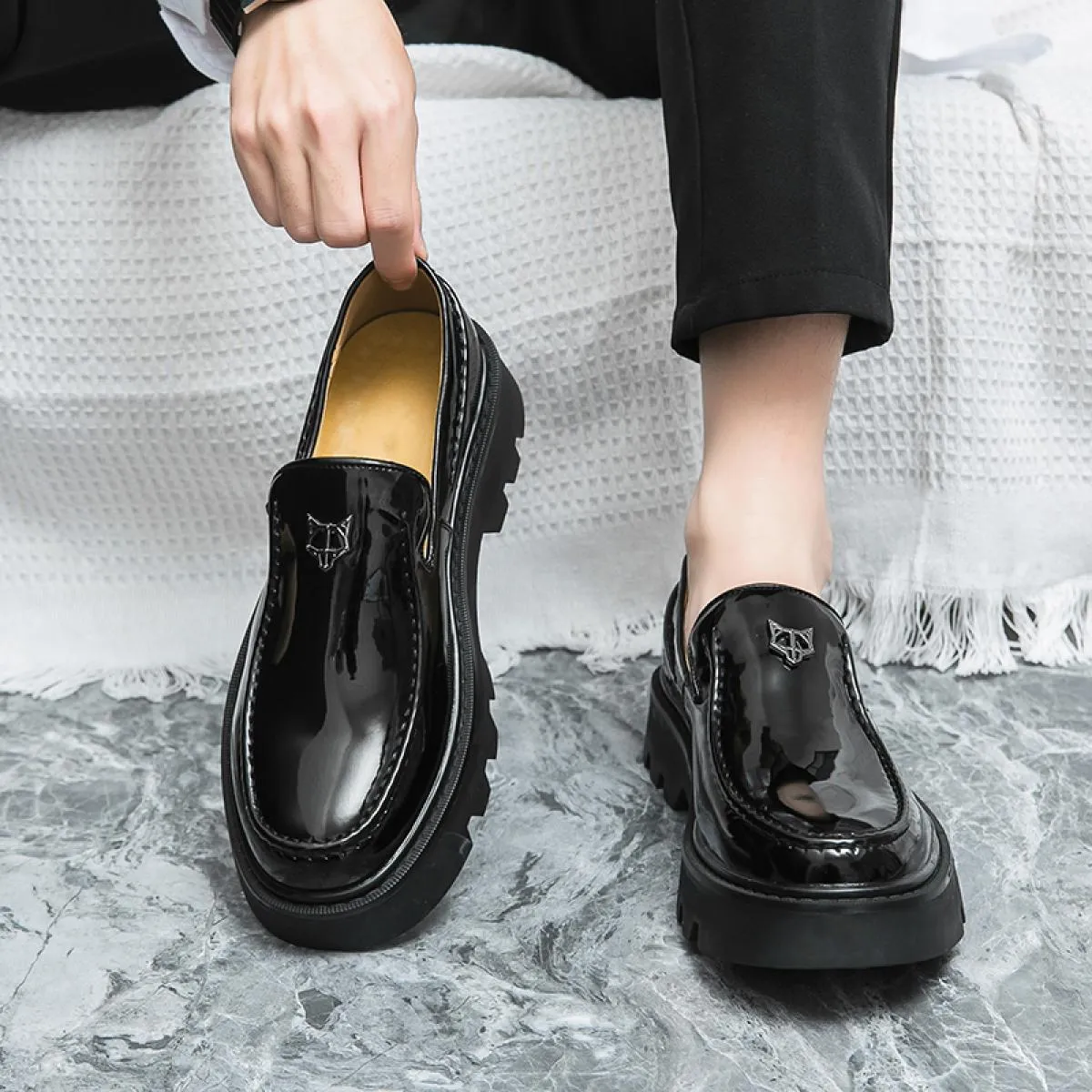 black leather slip-on breathable men's casual solid elegant shoes made