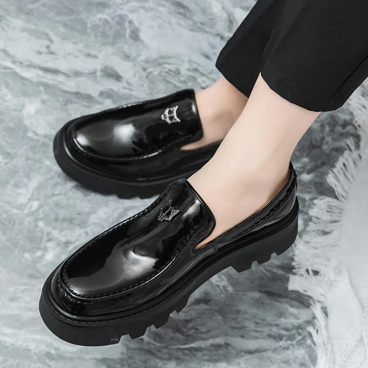 black leather slip-on breathable men's casual solid elegant shoes made