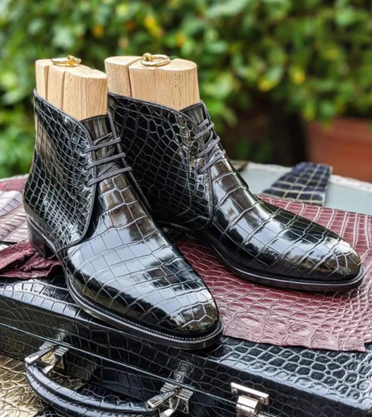 Black men's ankle boots Crocodile patterned square toe lace-up boots for men with free shipping Botas