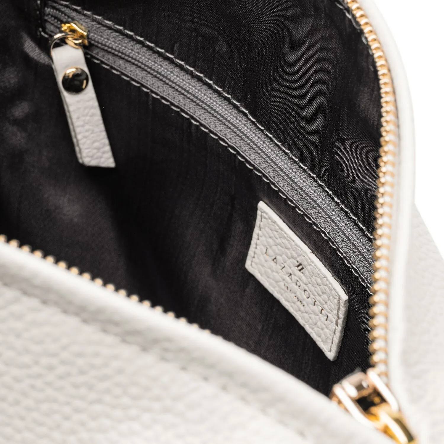 Bologna Leather Crossbody Bag 25 cm