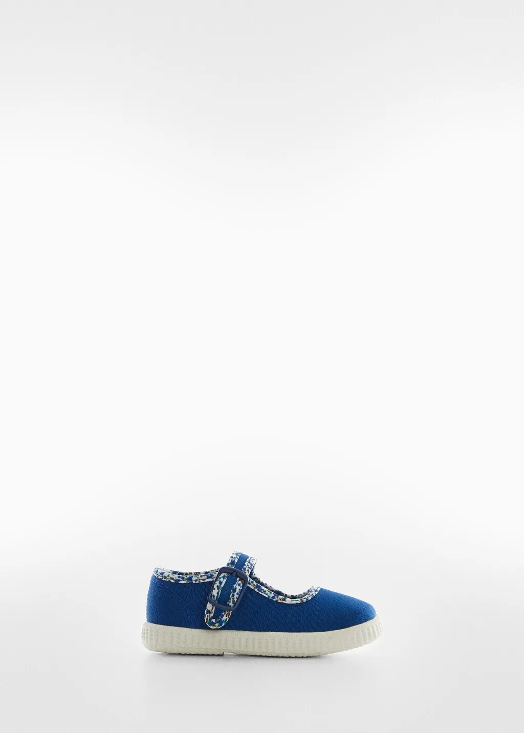 Buckle shoes.