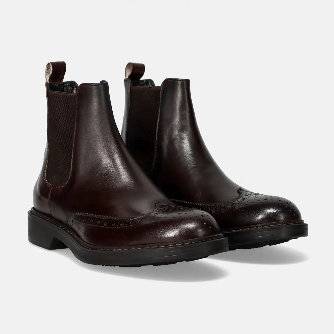 Dark brown leather Sangiorgio ankle boot with elastic.
