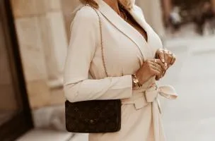 Elegant mini dress with wide waist - Rubya, beige.