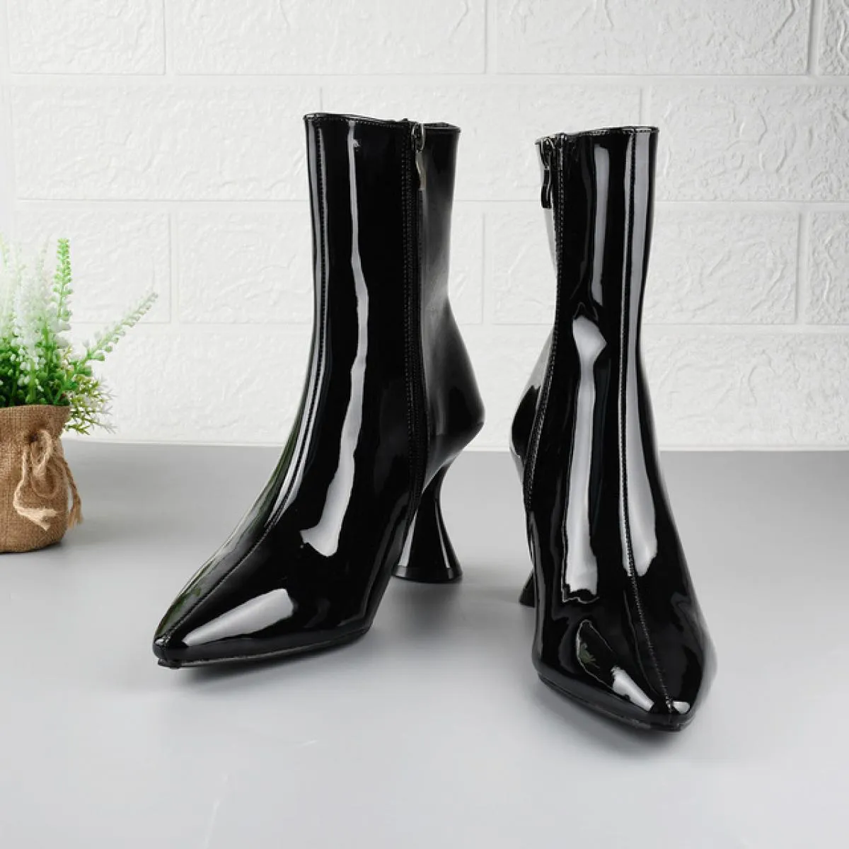 European women's ankle boots Pointed toe Fashion Pu candy-colored women's shoes Medium solid ankle boots Thin heels women's heel