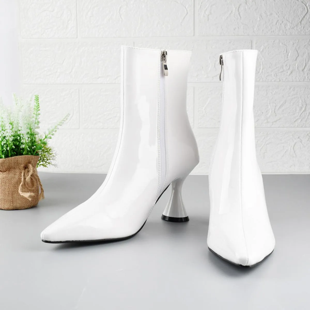 European women's ankle boots Pointed toe Fashion Pu candy-colored women's shoes Medium solid ankle boots Thin heels women's heel