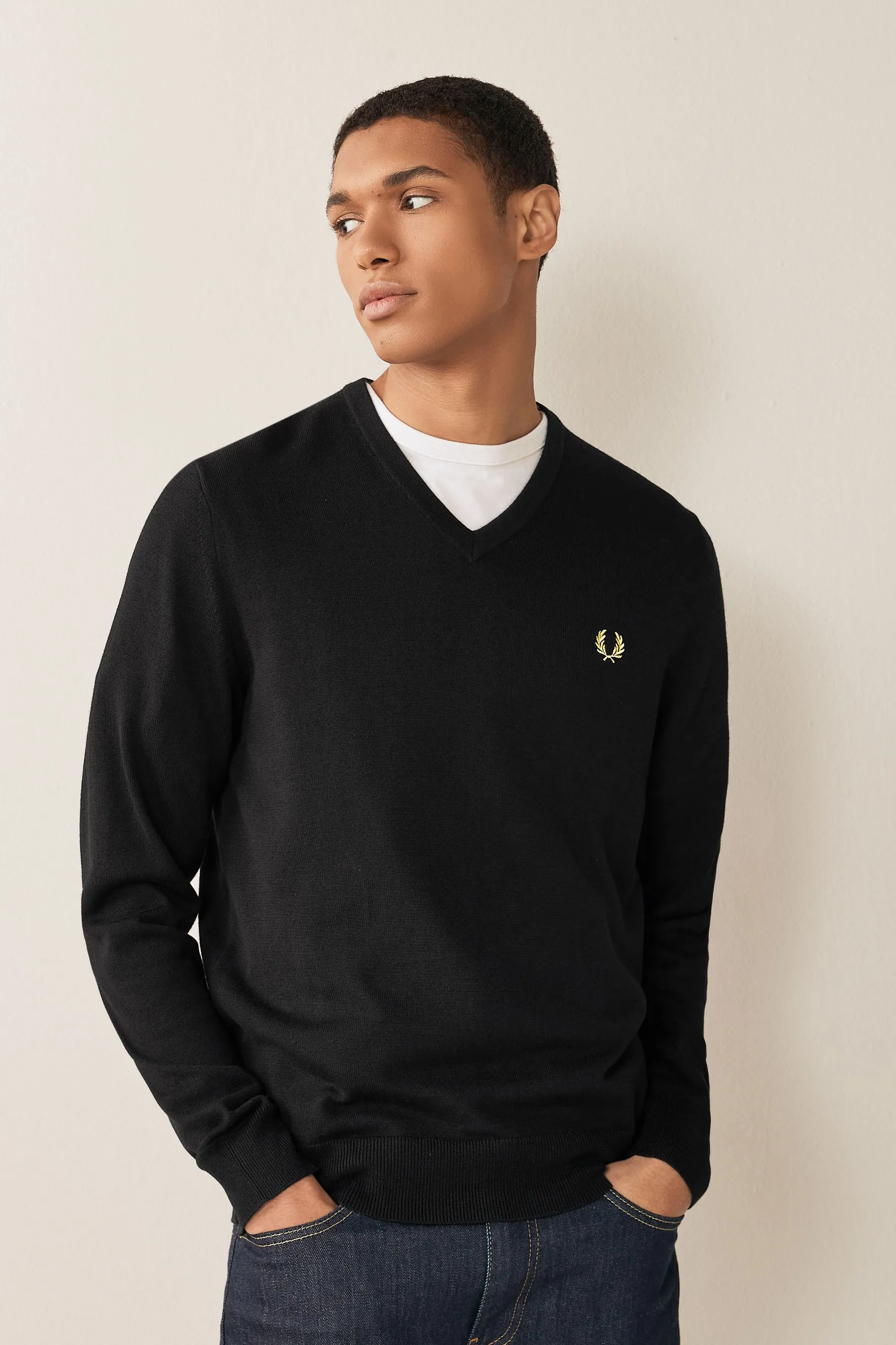Fred Perry - V-neck Sweater.
