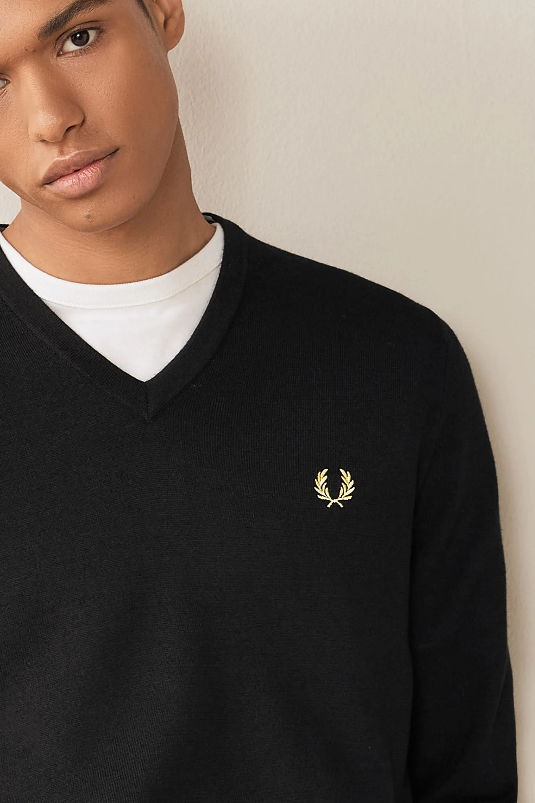 Fred Perry - V-neck Sweater.