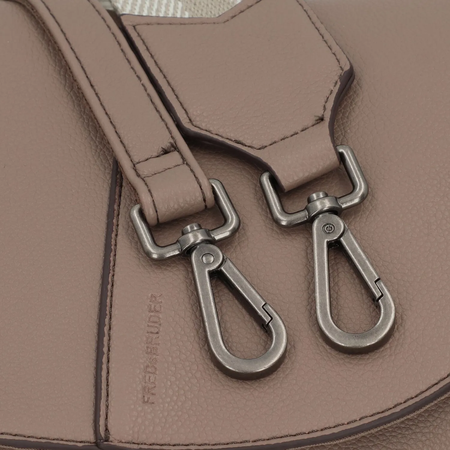 FredsBruder Bestie Leather Crossbody Bag 26 cm