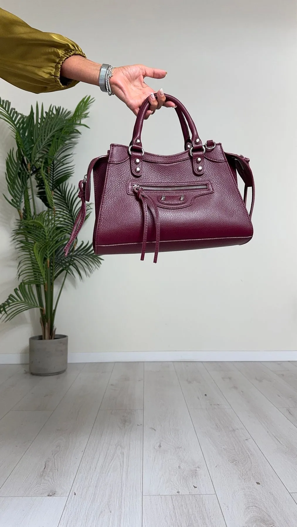 HIGH GARDEN - 4117 - MEDIUM BAG IN PELLE CON BORCHIETTE E TASCA DAVANTI CON ZIP