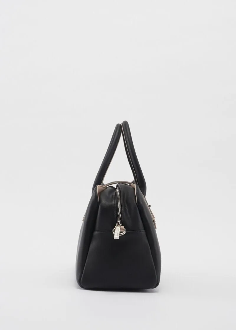 Ho trattato i tengoli di Borsa top handle con girello per risultati di ricerca più efficaci su Google. Ecco il risultato: Borsa 