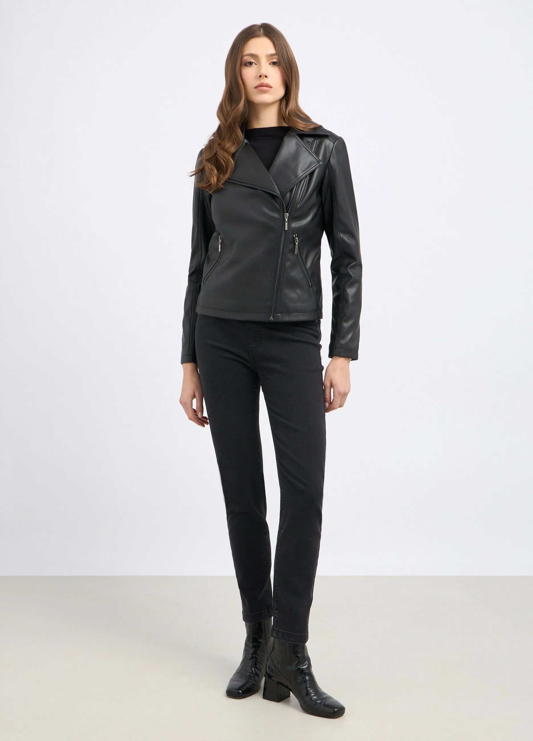 Leather jacket with lapel for women.