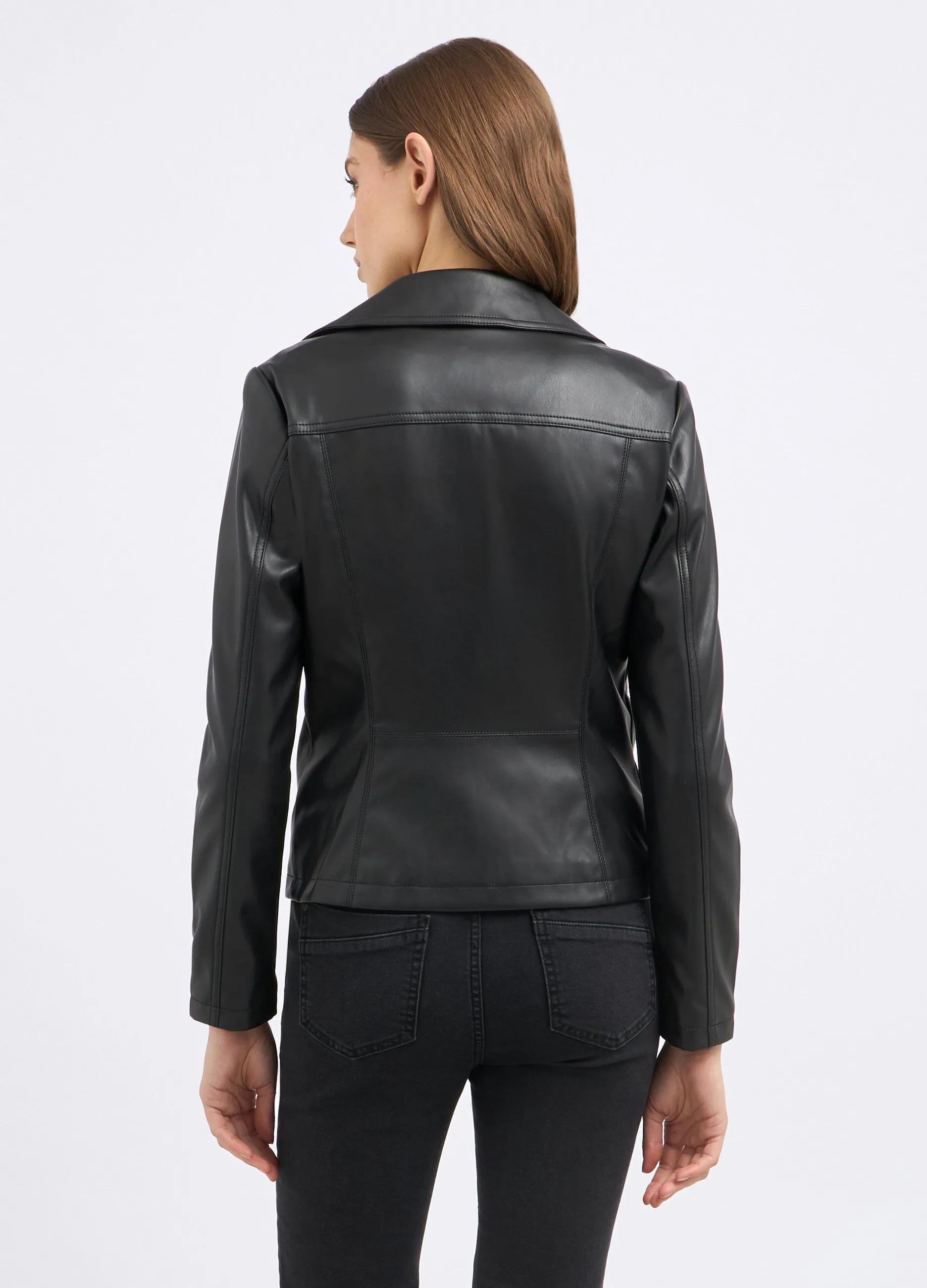 Leather jacket with lapel for women.
