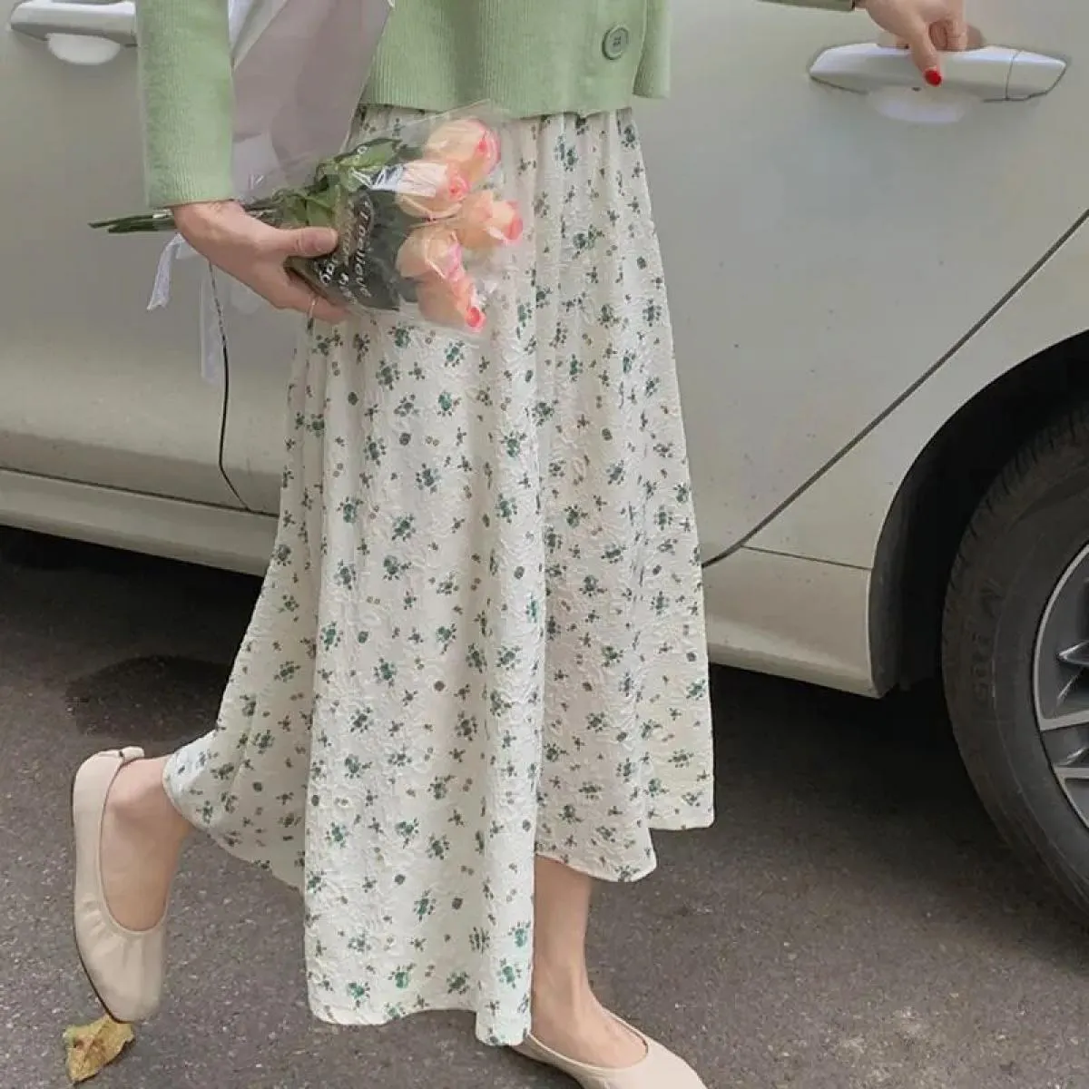 Long floral women's skirt for fall-spring. Vintage high-waisted long skirt with pleats.