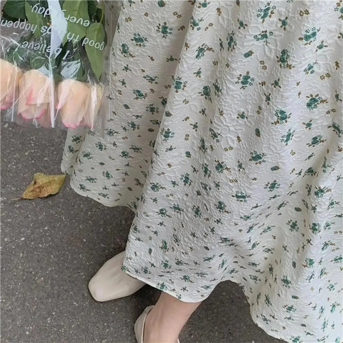 Long floral women's skirt for fall-spring. Vintage high-waisted long skirt with pleats.