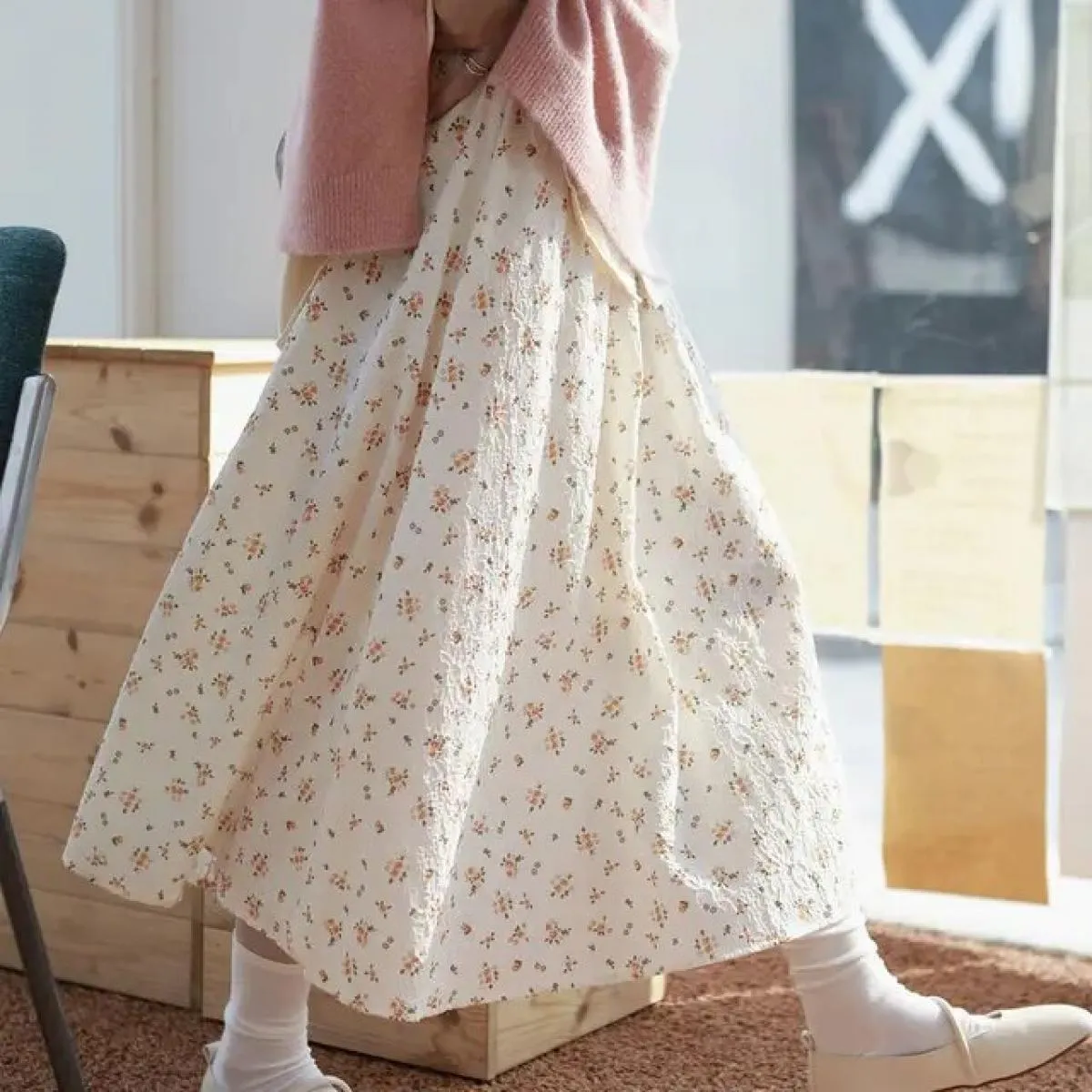 Long floral women's skirt for fall-spring. Vintage high-waisted long skirt with pleats.