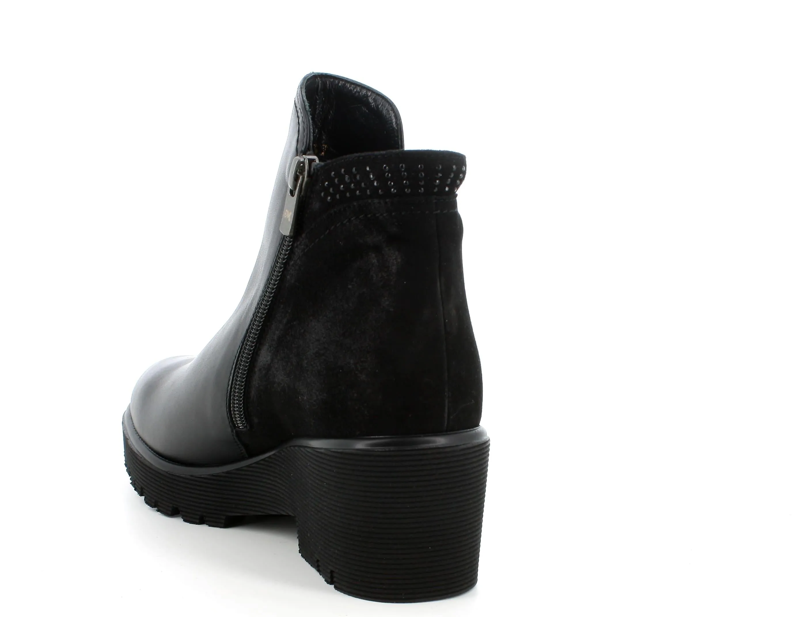 Melluso women's black leather zip-up ankle boots