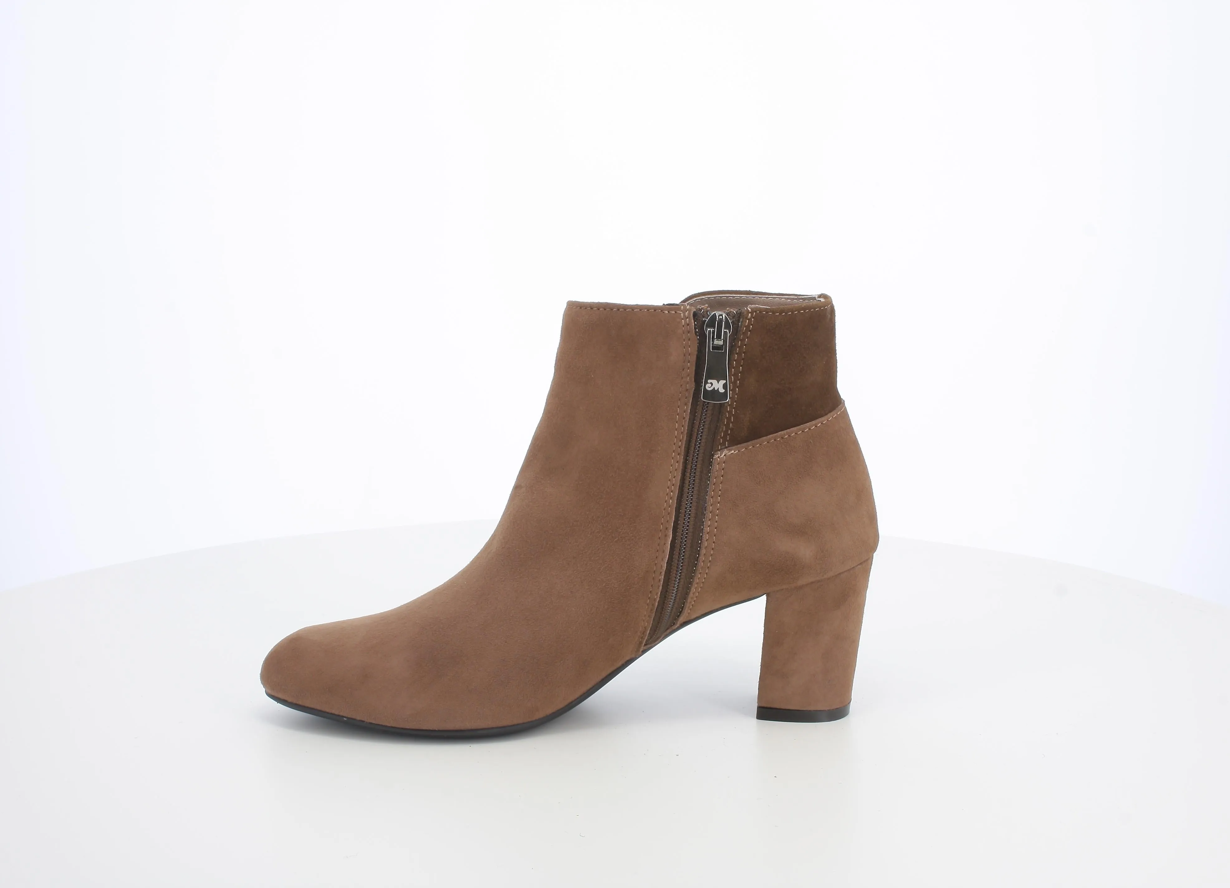 Melluso women's elegant suede ankle boots