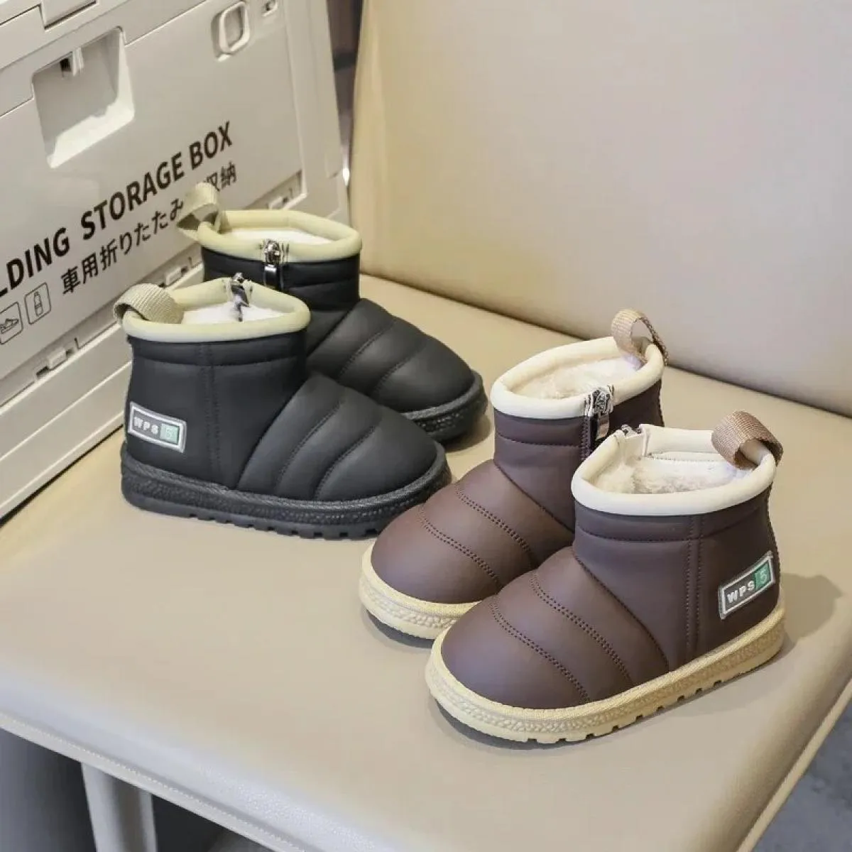 New classic sewn children's snow boots, cute warm casual short boots for girls.