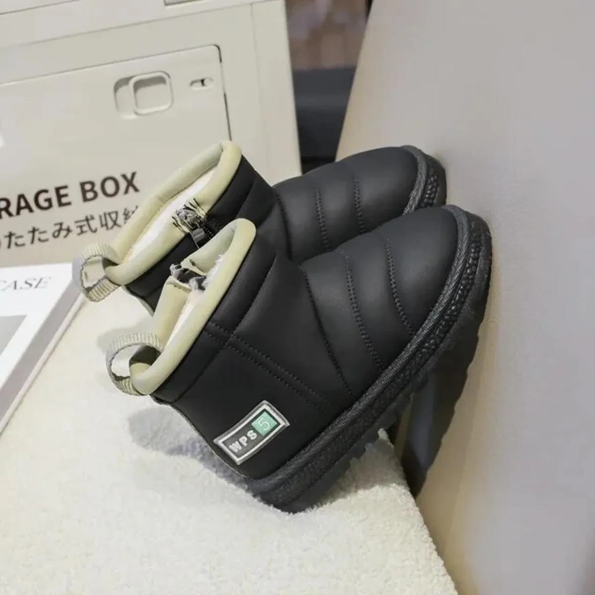 New classic sewn children's snow boots, cute warm casual short boots for girls.