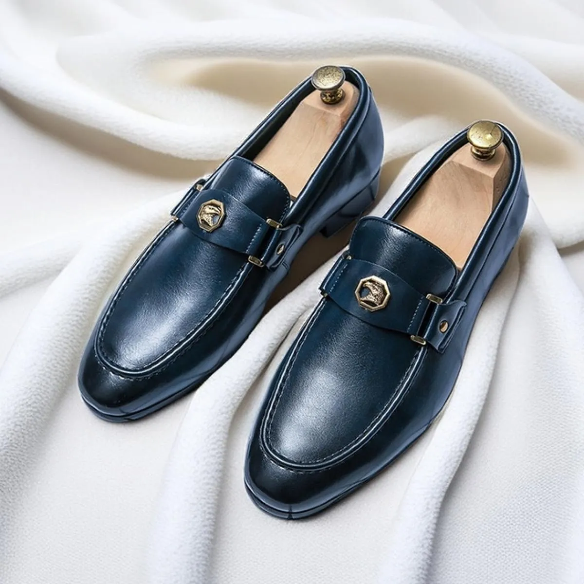 New wedding shoes for men, round toe solid slip-on mocassins formal work shoes size 38-47, elegant men's shoes.