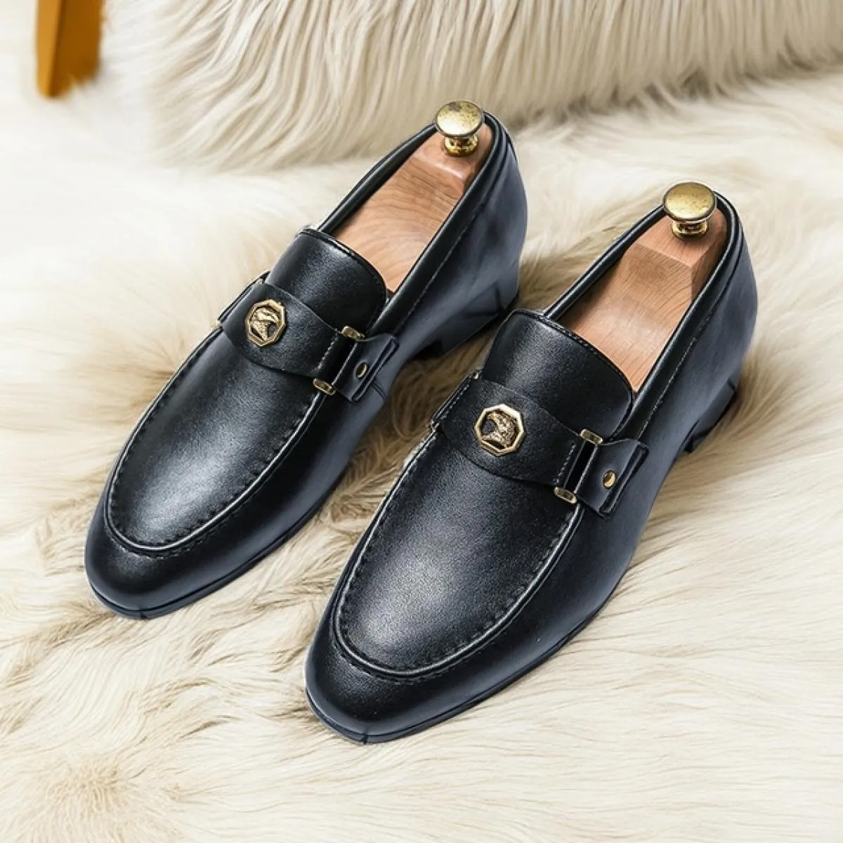 New wedding shoes for men, round toe solid slip-on mocassins formal work shoes size 38-47, elegant men's shoes.