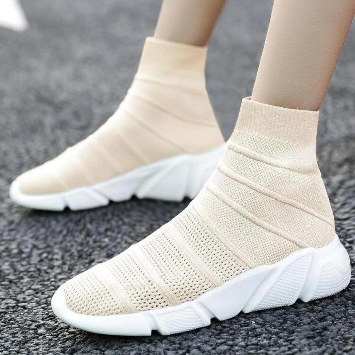 New Women's Fashion Sneakers Breathable Socks Boots Classic Slip-on Women's Casual Moccasins