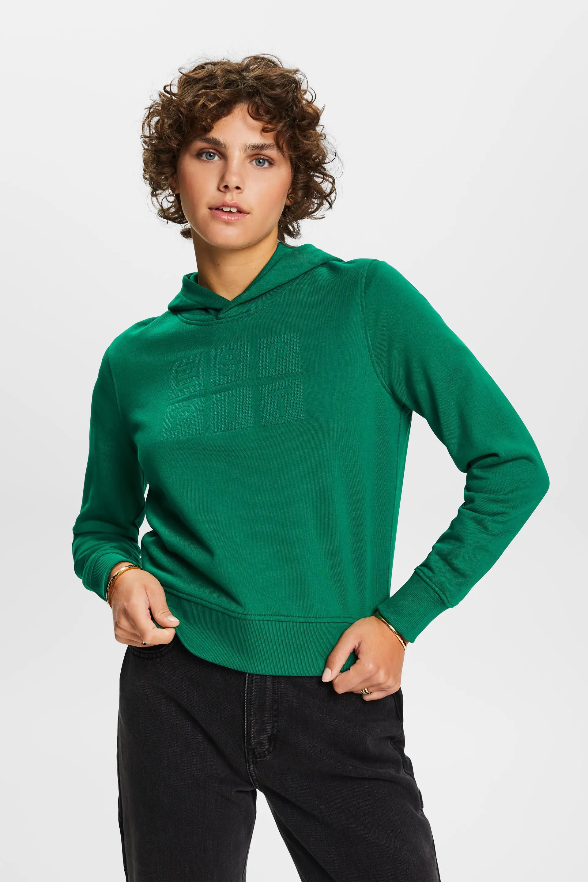 Organic cotton hoodie with embroidered logo.