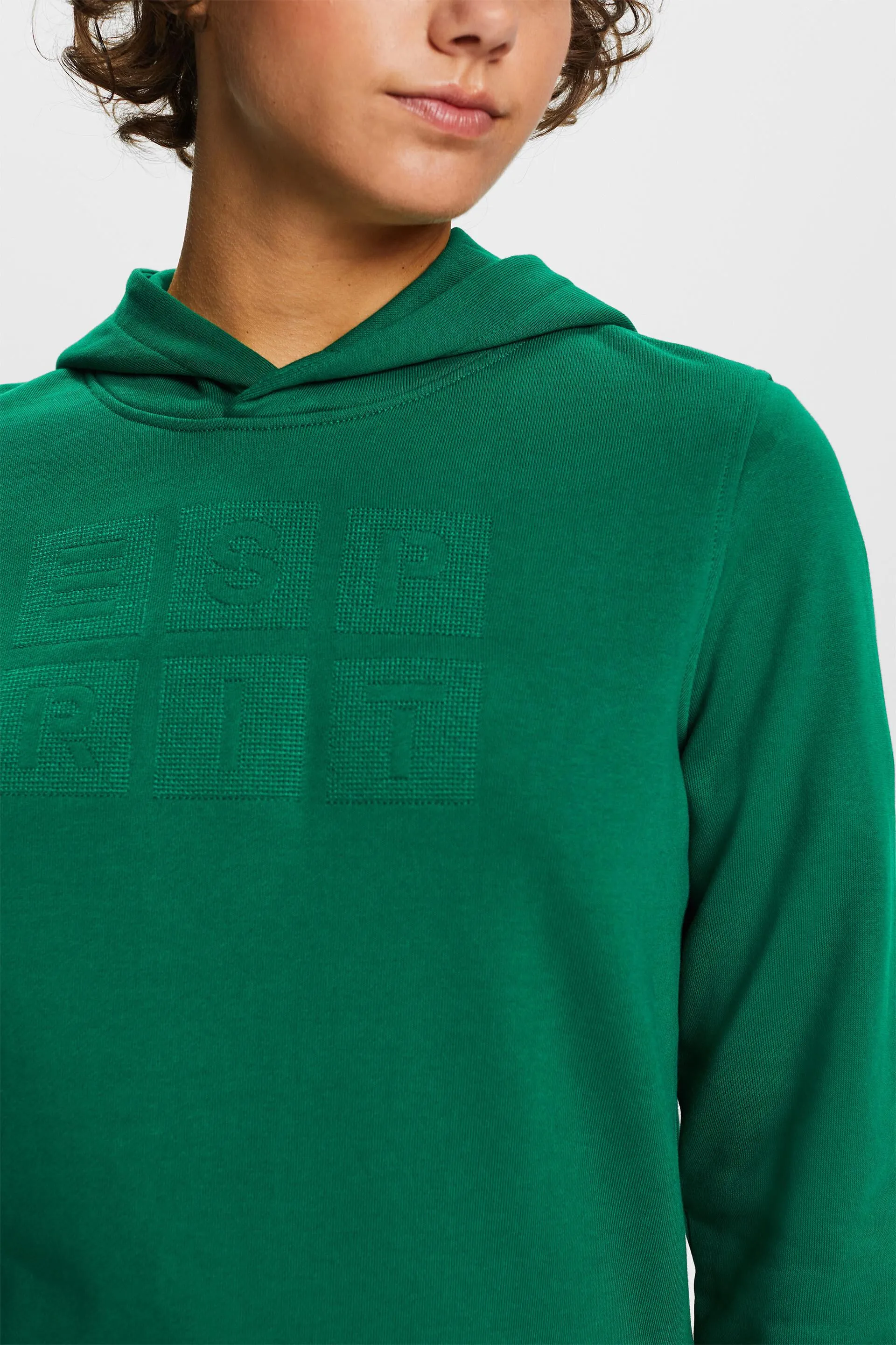 Organic cotton hoodie with embroidered logo.