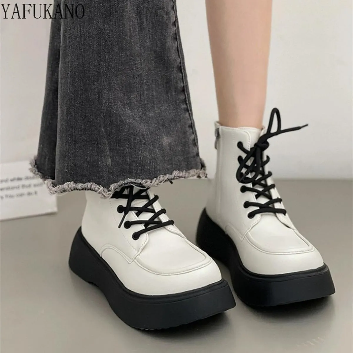 Popular Women's Retro Black Ankle Boots with Thick Platform Sole and British Style Lace-up Increase Height