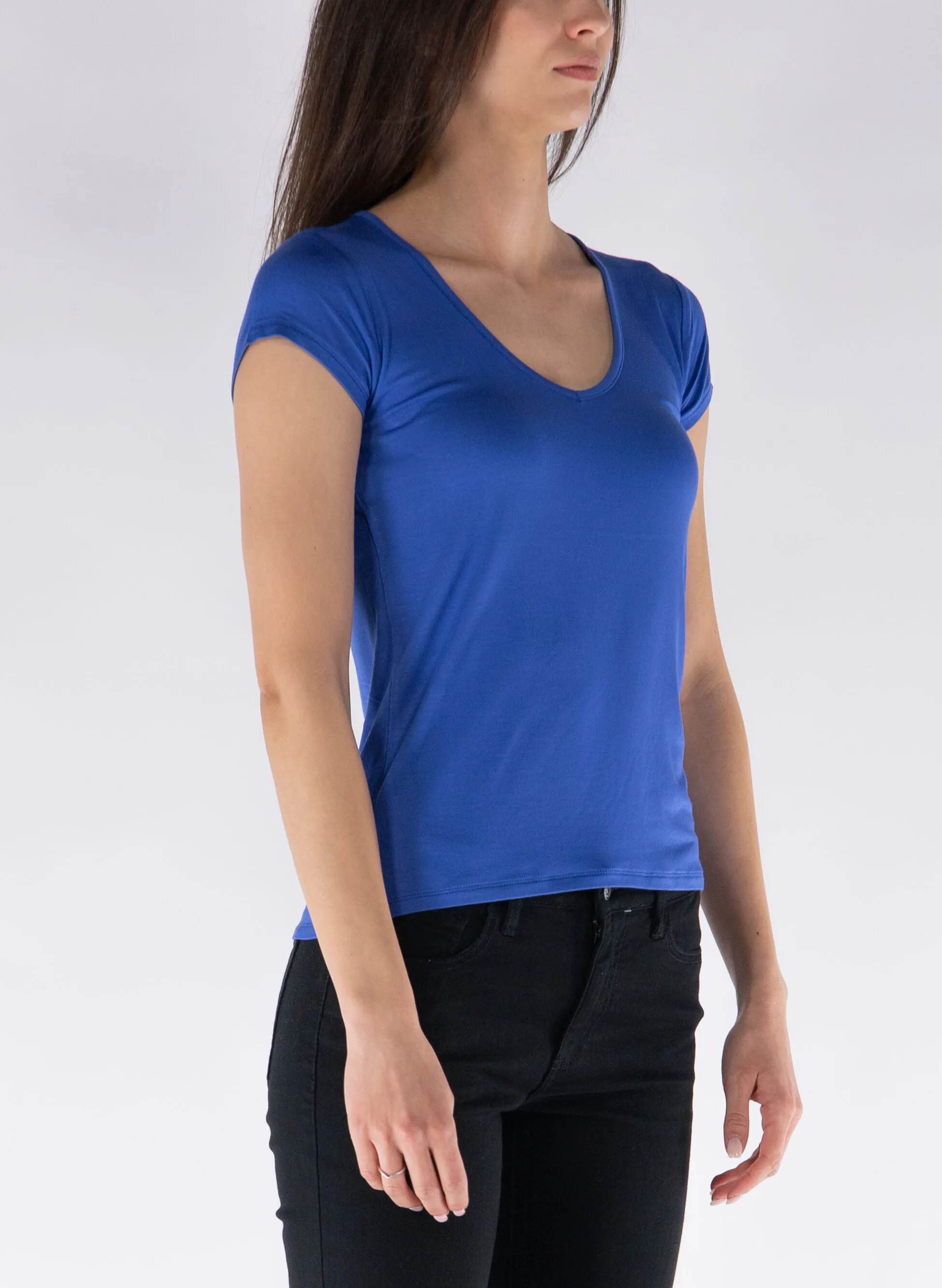 Results: V-neck t-shirt made of viscose fabric