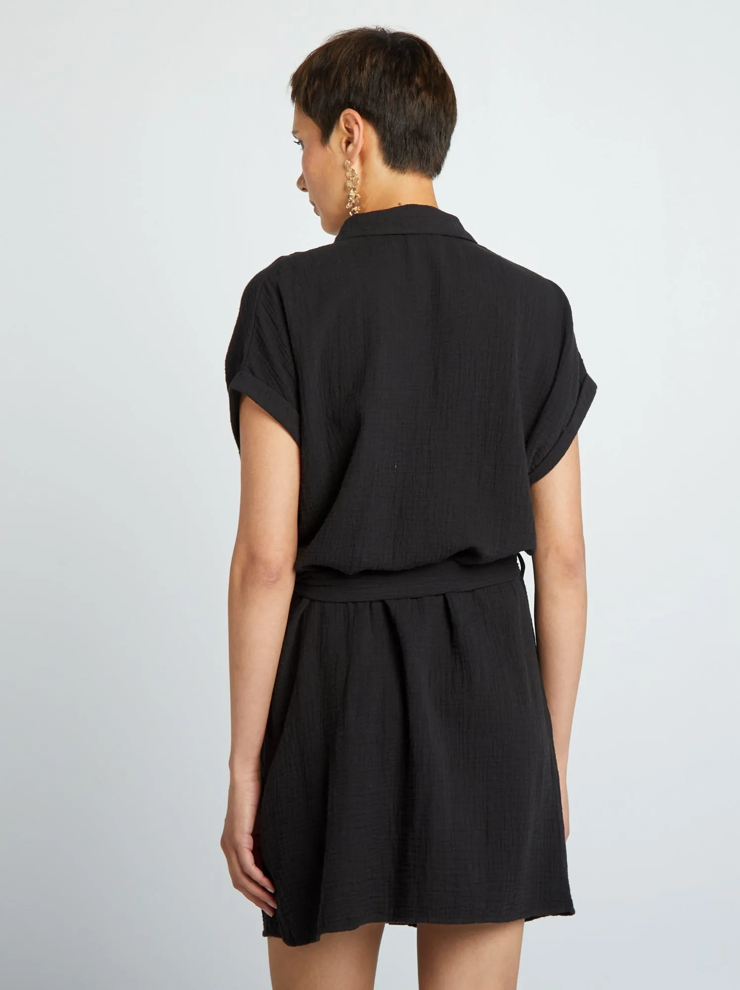 Short cotton shirt dress in double cotton gauze - black.