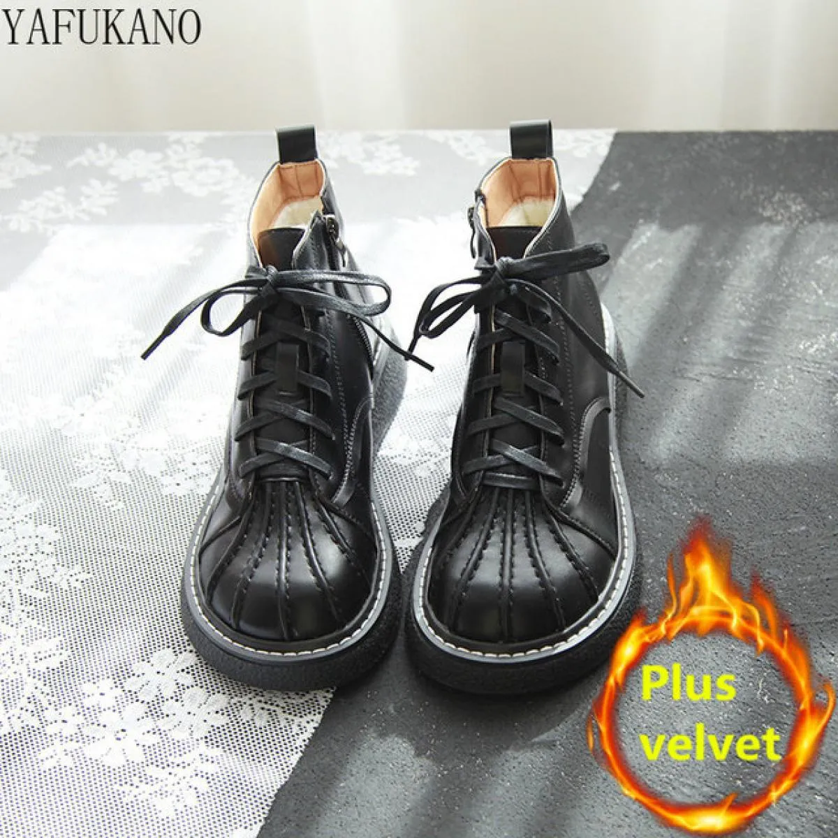 Short women's retro-style British boots Thick-soled boots with increased height Casual boots with stitched details