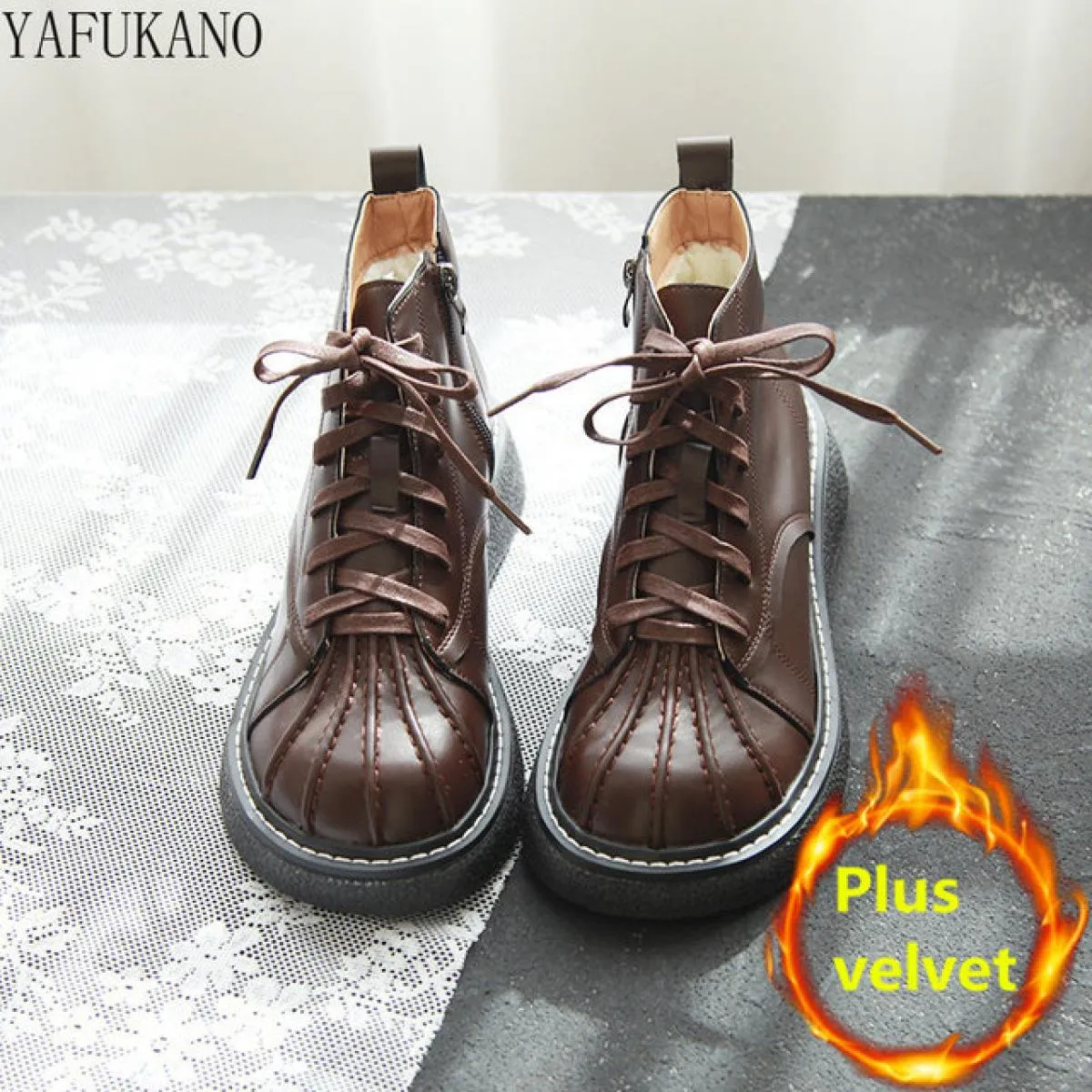 Short women's retro-style British boots Thick-soled boots with increased height Casual boots with stitched details