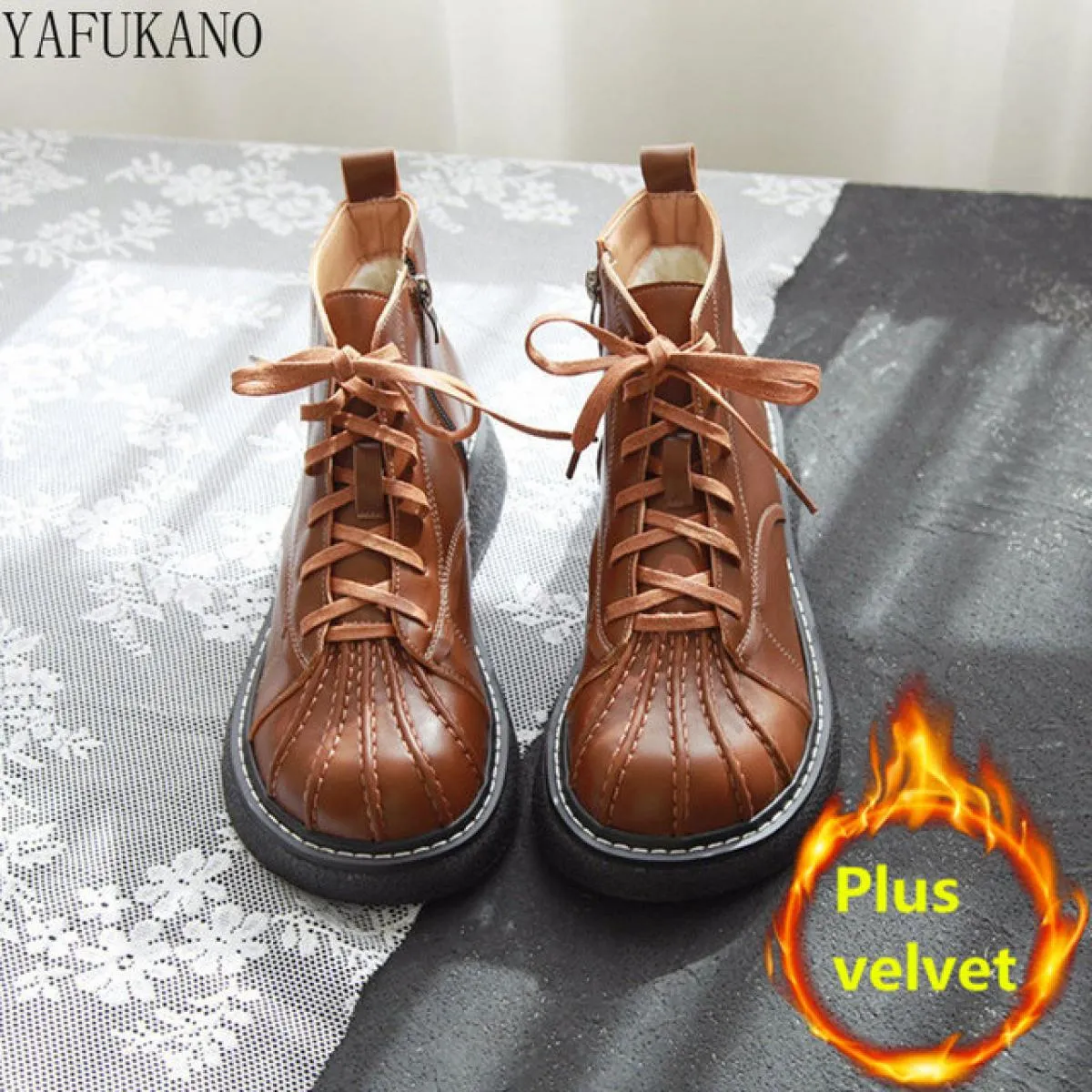 Short women's retro-style British boots Thick-soled boots with increased height Casual boots with stitched details