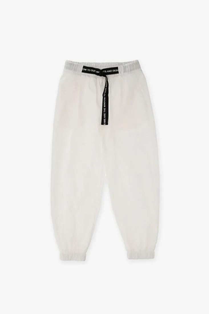 Slim-fit cropped cotton pants with belt for girls.
