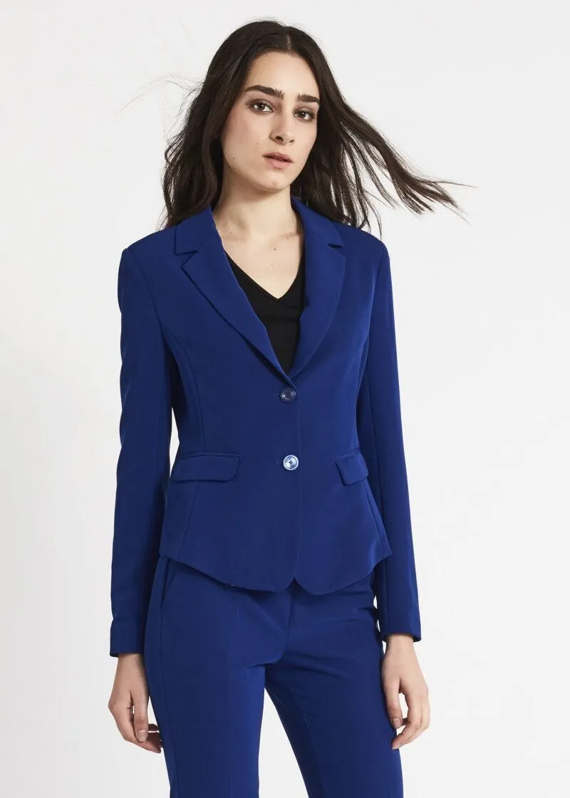 Slim fit single-breasted jacket.
