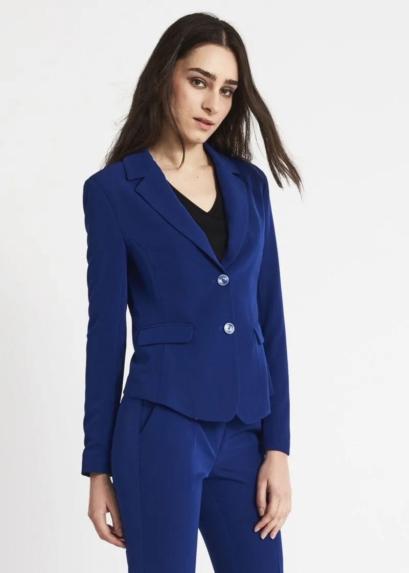 Slim fit single-breasted jacket.