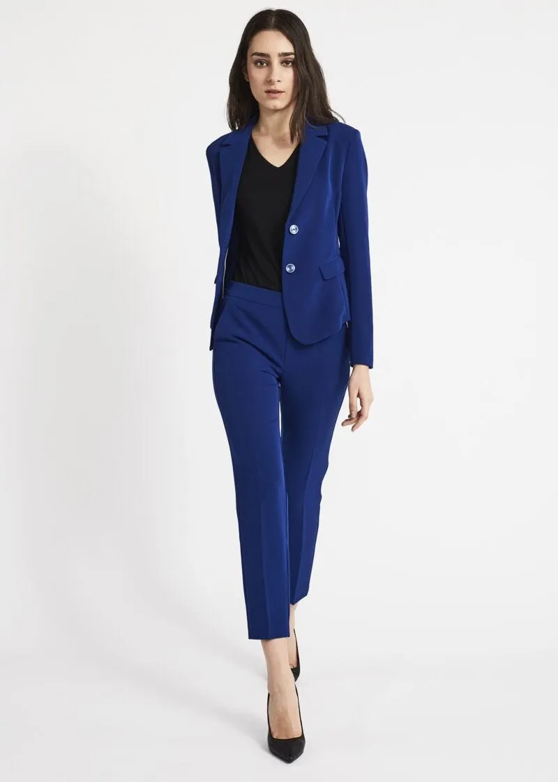 Slim fit single-breasted jacket.