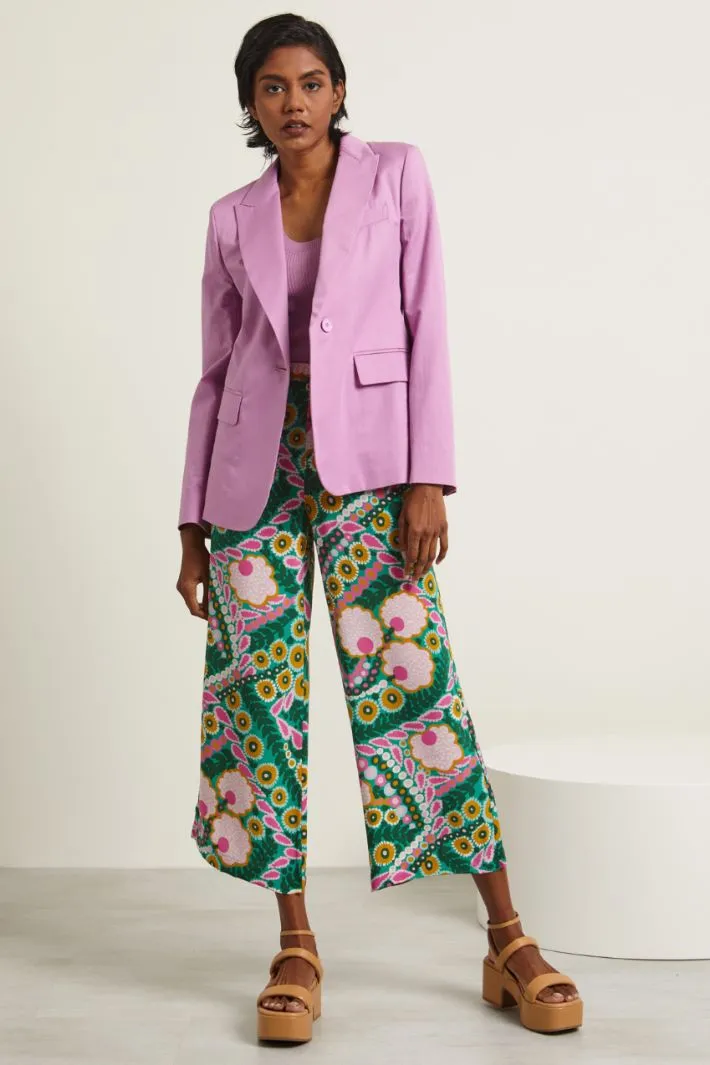 Stretch waistband pants.