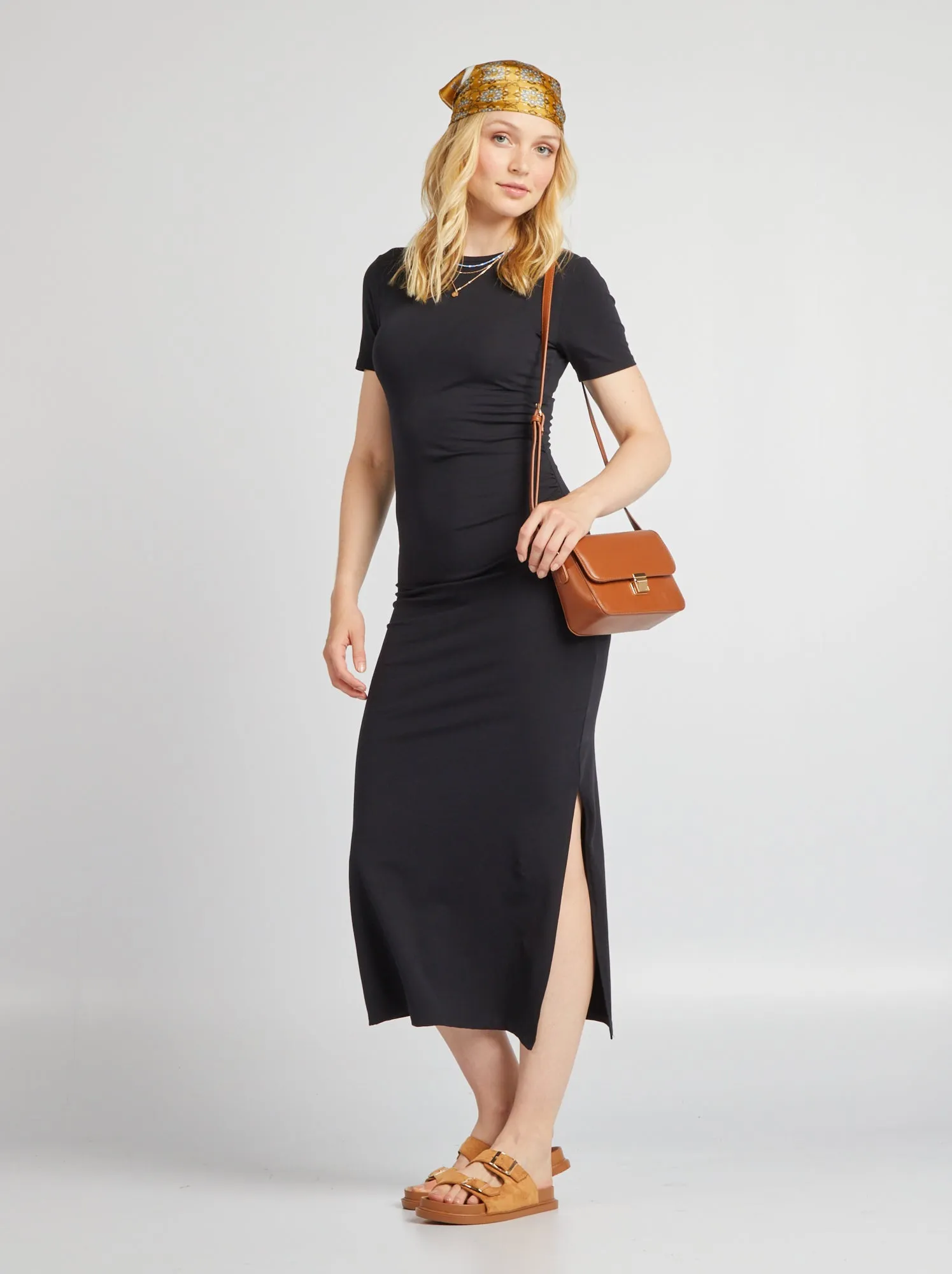 T-shirt midi nera aderente