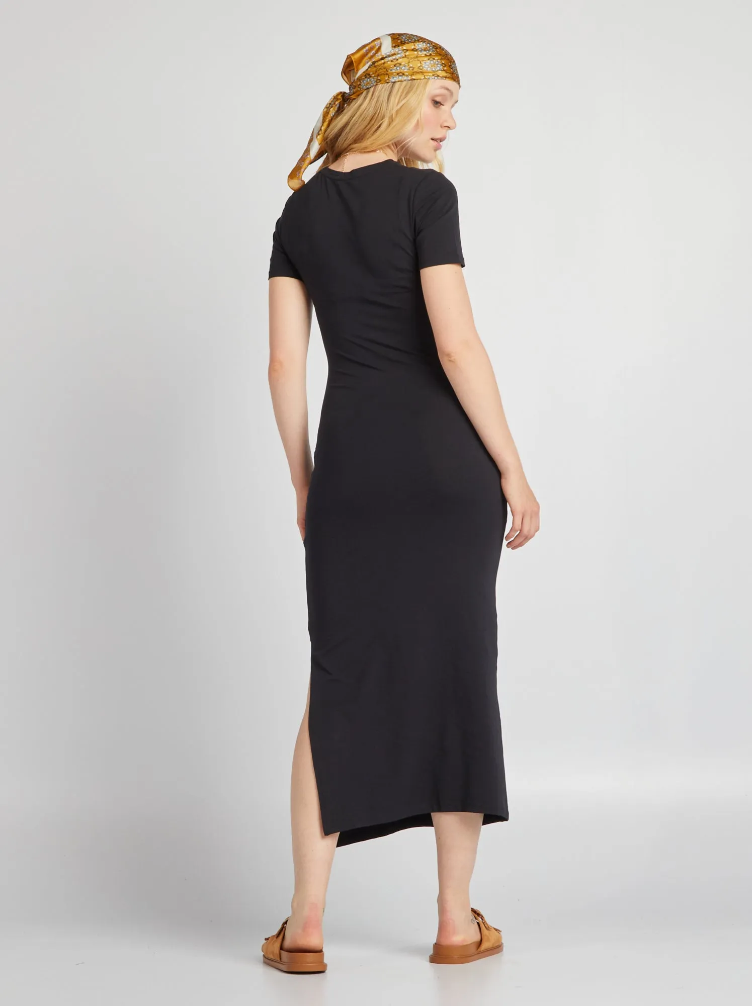 T-shirt midi nera aderente