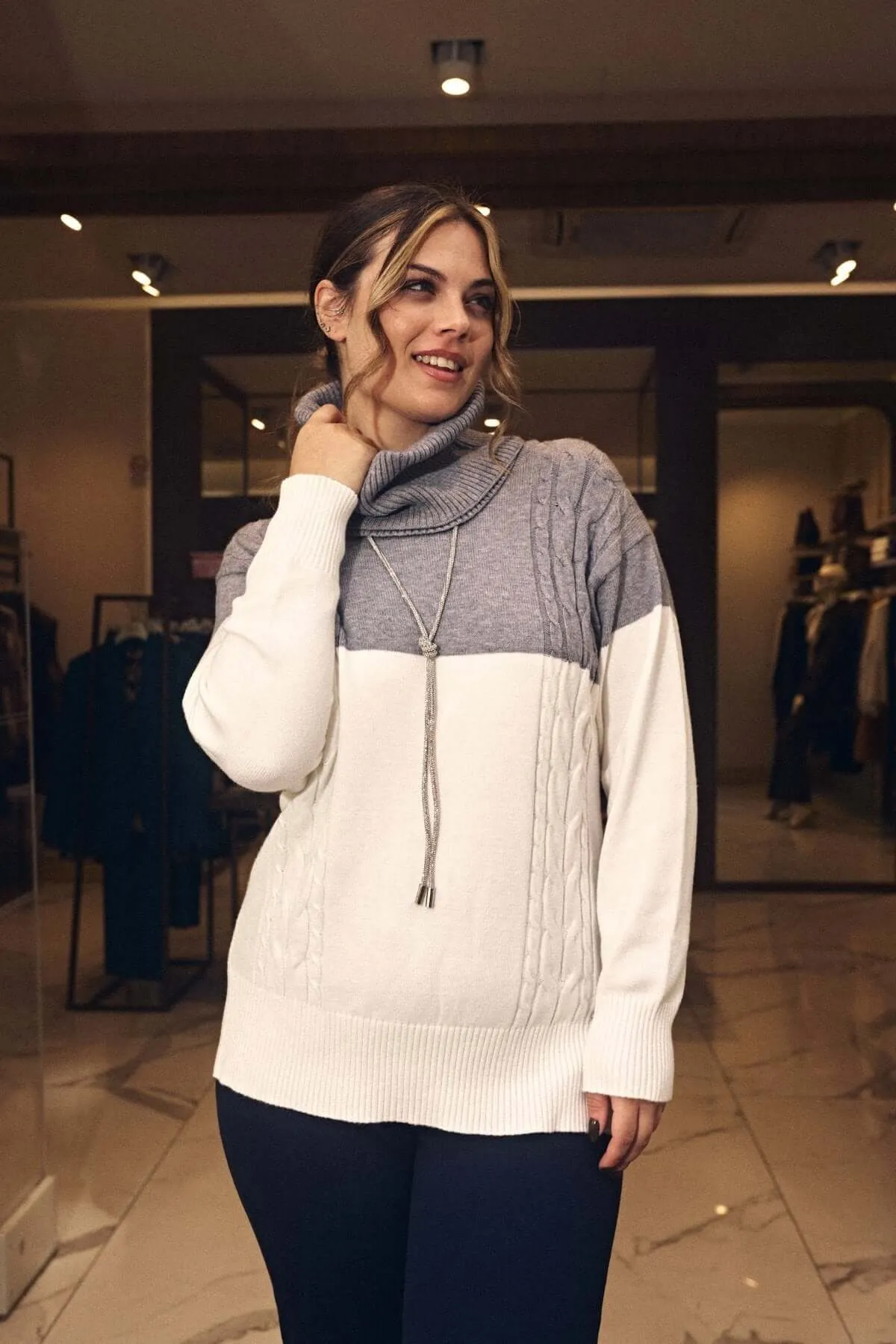 Two-Tone Braided Sweater with Removable Collar OFF WHITE