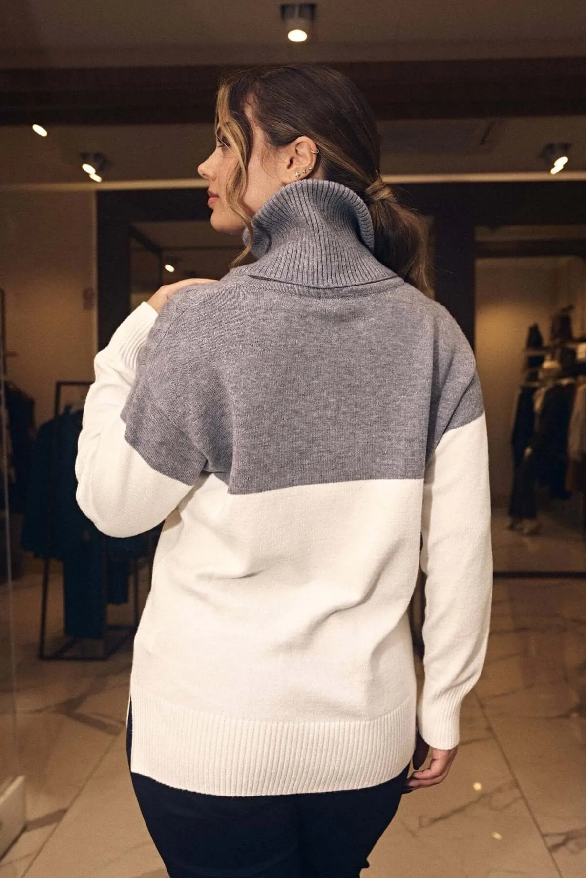 Two-Tone Braided Sweater with Removable Collar OFF WHITE