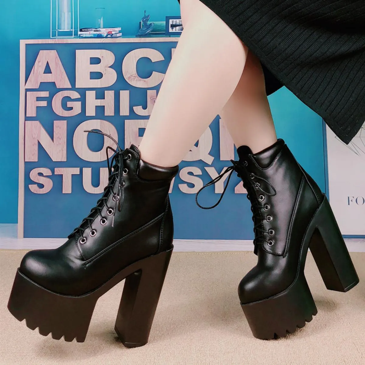 White runway model ankle boots Short ankle boots with 14 cm square heel High heel women's boots Equestrian boots